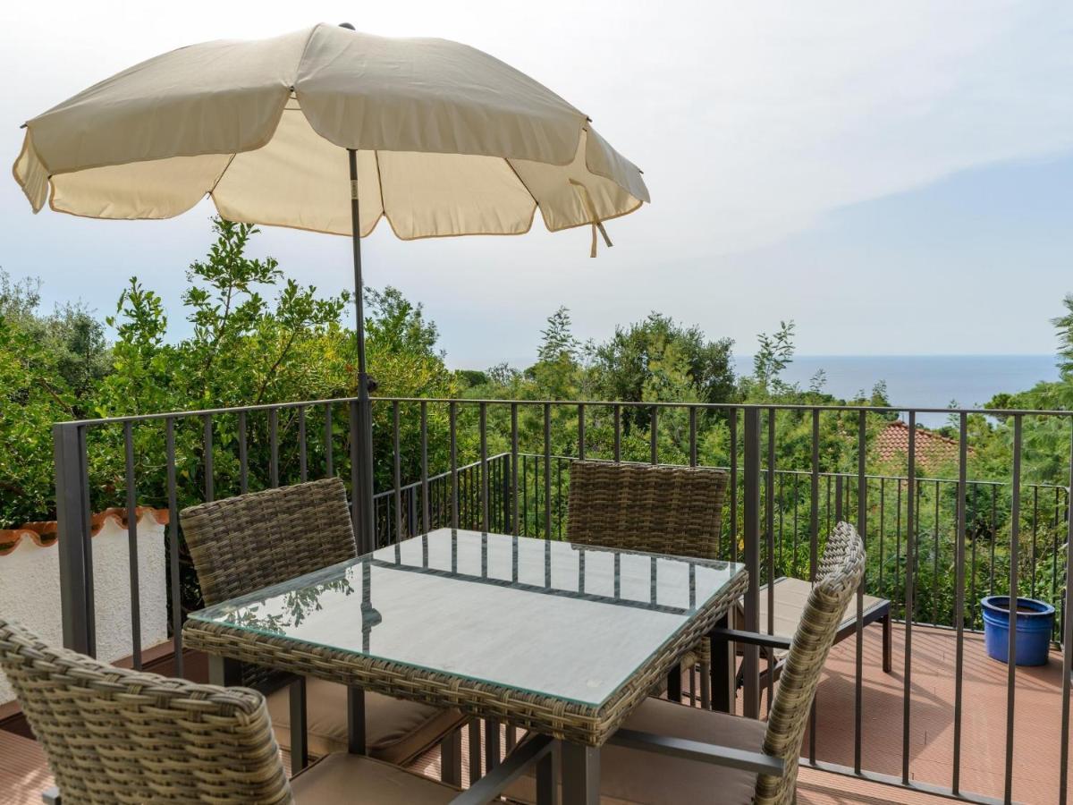 Villa Danlux alba à Tossa de Mar Extérieur photo